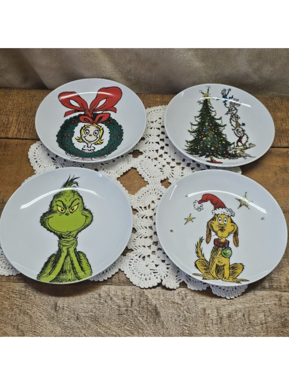 HTF Zrike Dr. Seuss The Grinch Assorted Appetizer Dessert Plates 6" Set of 4